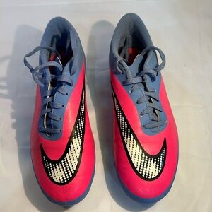 Nike Hypervenom Pink And Blue Lace Up Low Top Soccer Shoe . Size 9